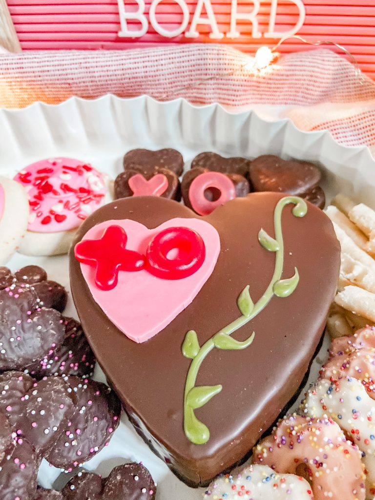 10-minute valentine's sweetheart charcuterie board. Delight your loved ones with a sweet take on the traditional charcuterie board by creating a sweetheart dessert board in just 10 minutes.