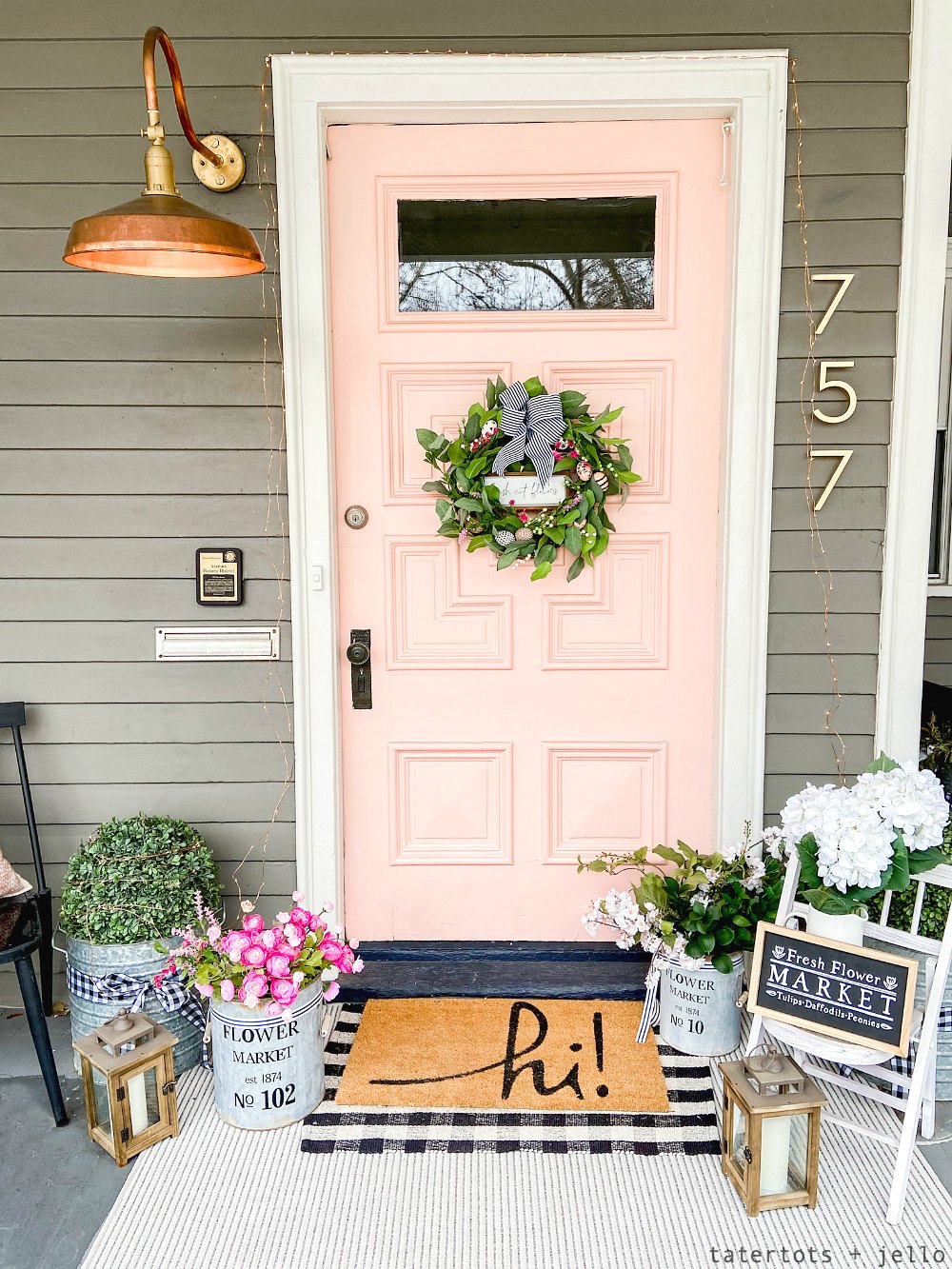 Farmhouse Spring Sharpie Egg Wreath. Create a vibrant Spring Wreath with sharpie eggs for a black and white farmhouse take on Spring!