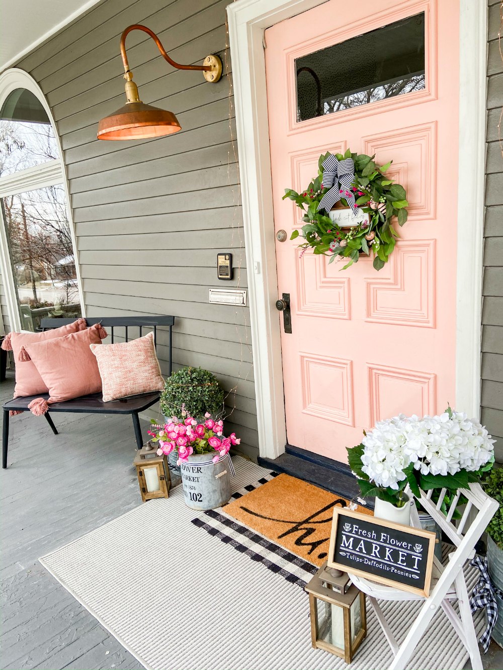 Farmhouse Spring Sharpie Egg Wreath. Create a vibrant Spring Wreath with sharpie eggs for a black and white farmhouse take on Spring!