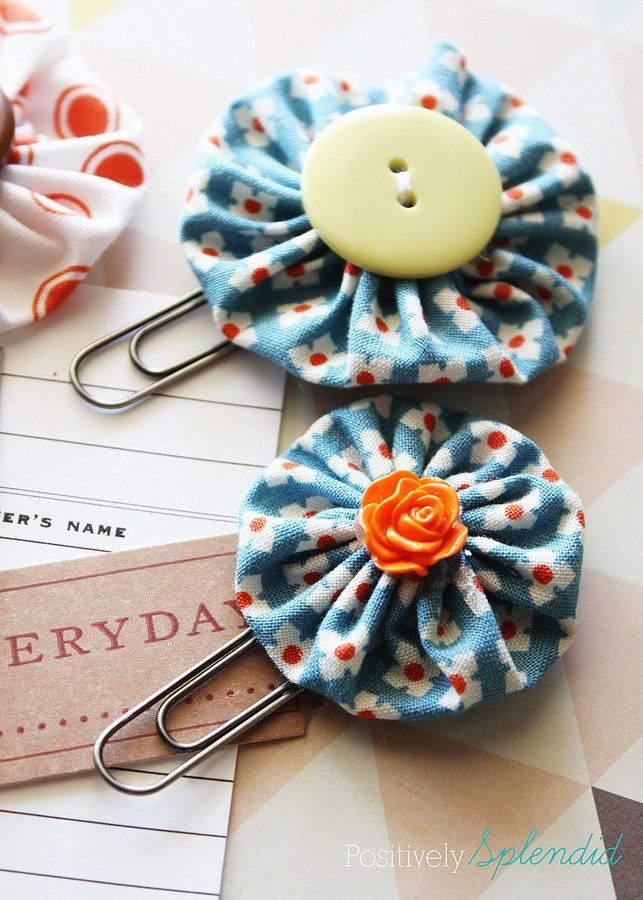 Easy peasy yo yo clips. Create adorable bookmarks by making fabric yo yo's and attaching them to paper clips. Kids will love this easy craft.