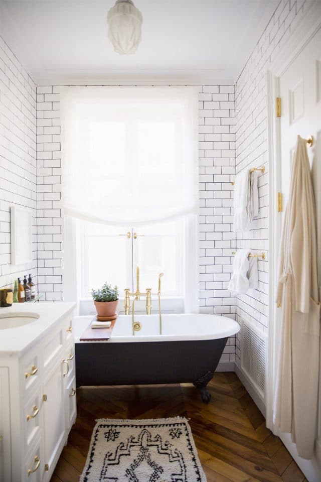 20 Modern Farmhouse and Cottage Bathroom Tile Ideas!
