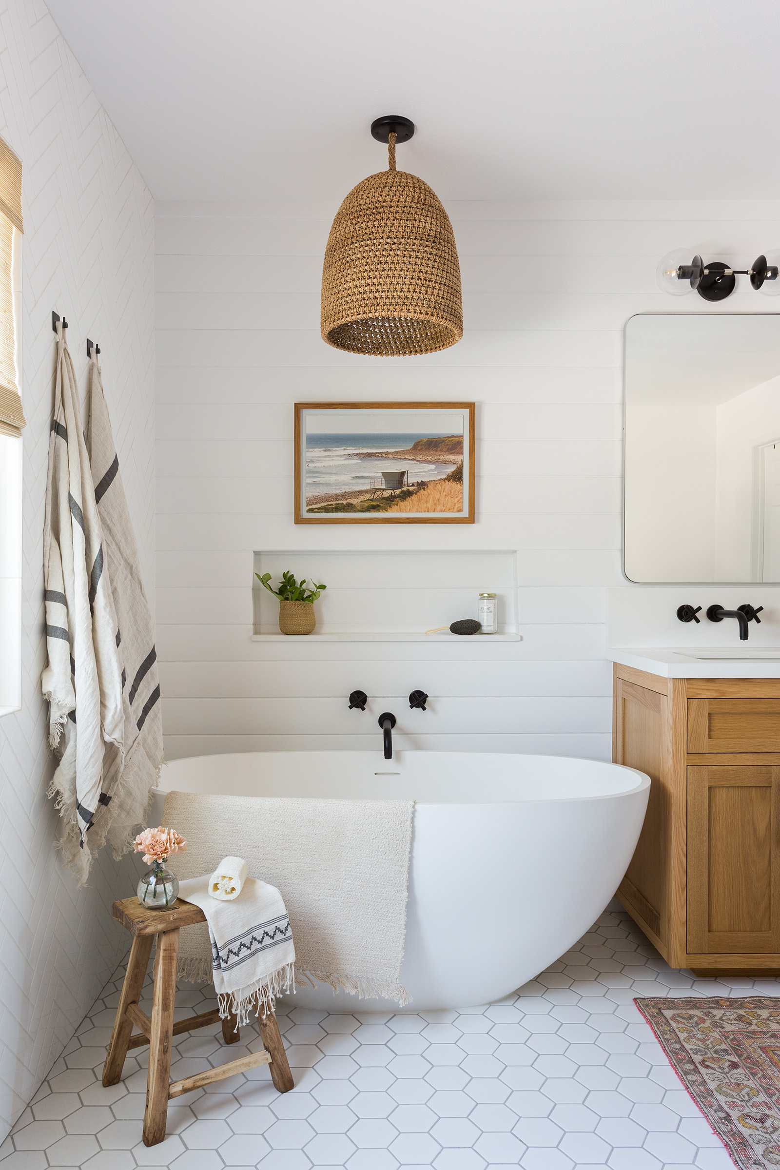 20 Modern Farmhouse Bathroom Tile Ideas. Clean and welcoming bathroom ideas using tile for modern farmhouse or cottage style!