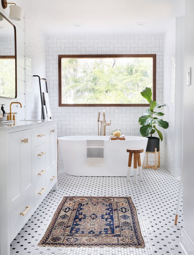 20 Modern Farmhouse and Cottage Bathroom Tile Ideas!