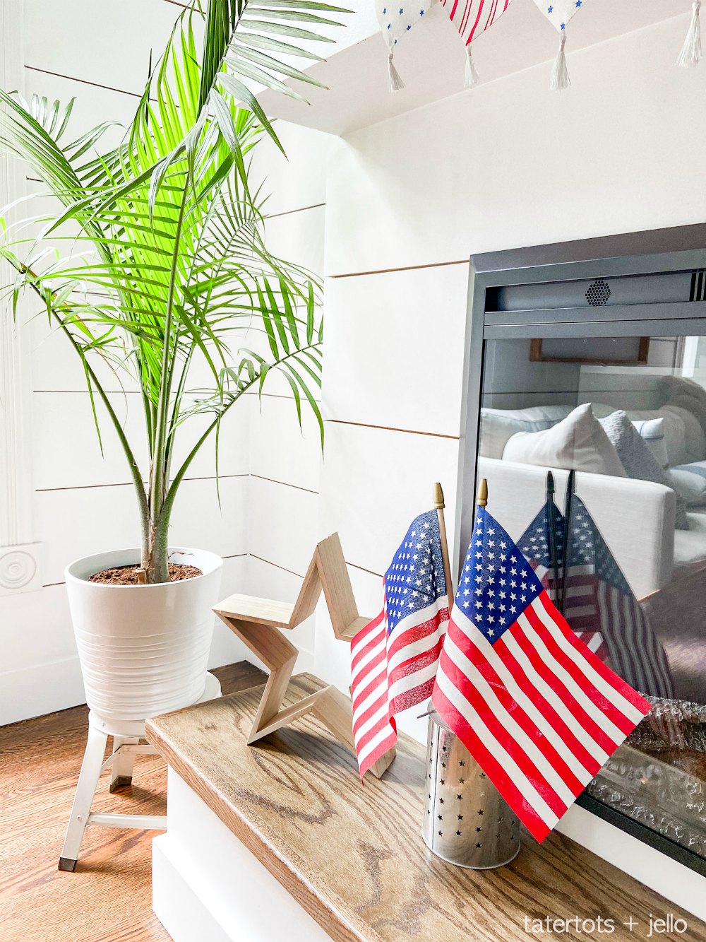 Last-Minute Fourth of July Decorating with Dollar Items. It's not too late to do some easy 4th of July decorating inexpensively with dollar items! 