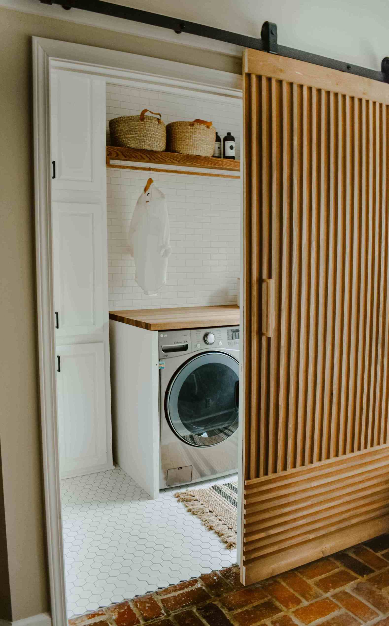 House on Longwood Lane laundry room redo.