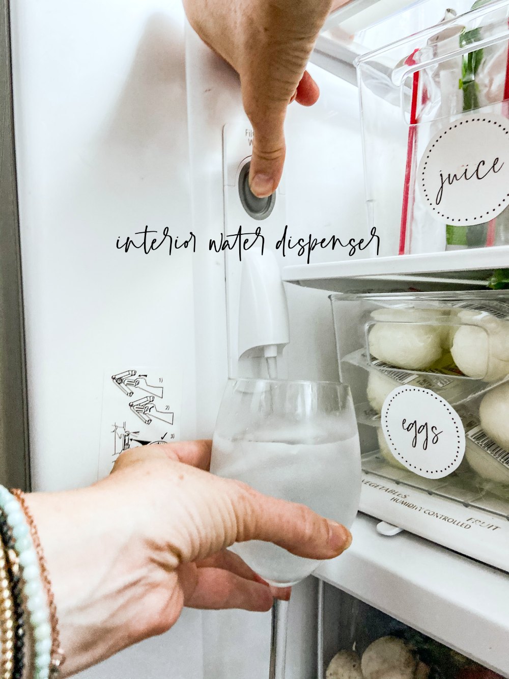 INterior water dispenser leaves the outside of the fridge seamless 