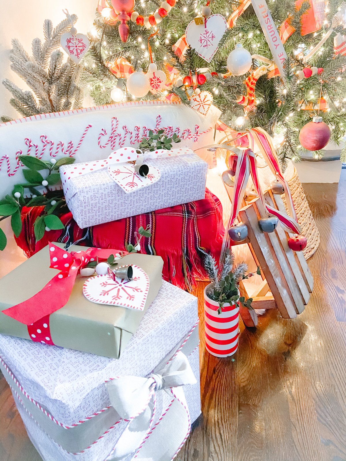 THREE Ingredient Baking Soda Ornaments for Christmas decor and gift toppers.