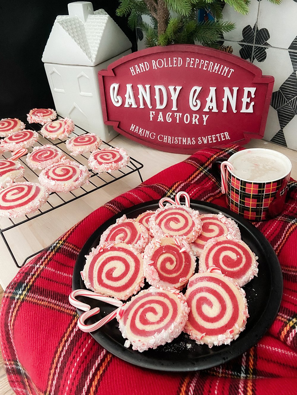 Candy Cane Frosted Cookies - The Baking ChocolaTess