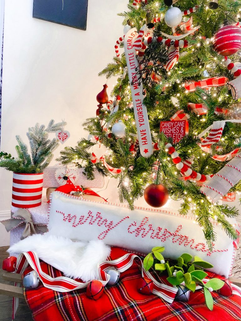 Candy Cane Themed Christmas Tree - Tatertots and Jello