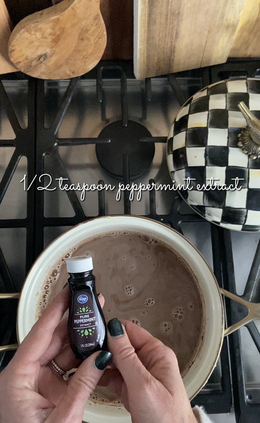 Keto Sugar Free Peppermint Hot Chocolate. Enjoy all of the winter peppermint and chocolate goodness without the sugar or carbs! 