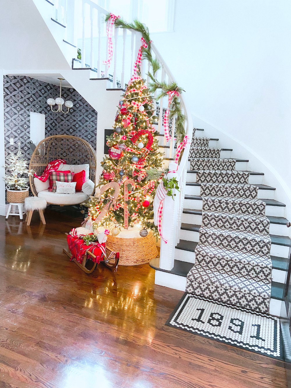 Bright and Colorful Holiday Housewalk Tour. Add bright and happy colors to your home with easy DIY projects to celebrate the holidays.