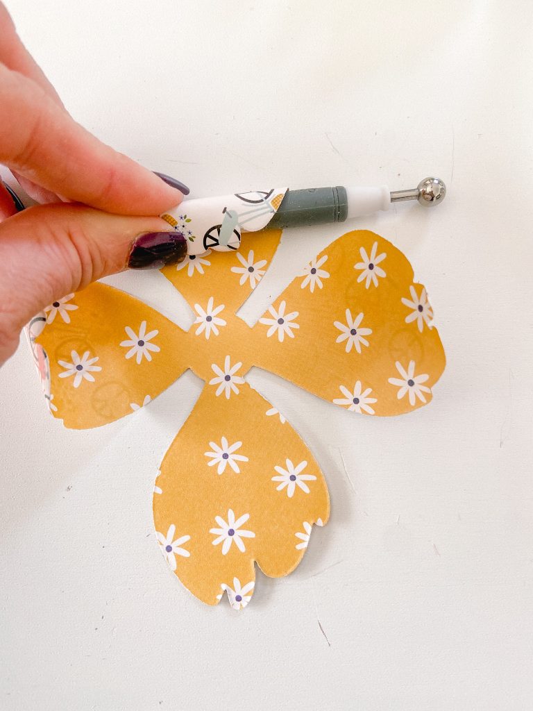 How to make paper petals 