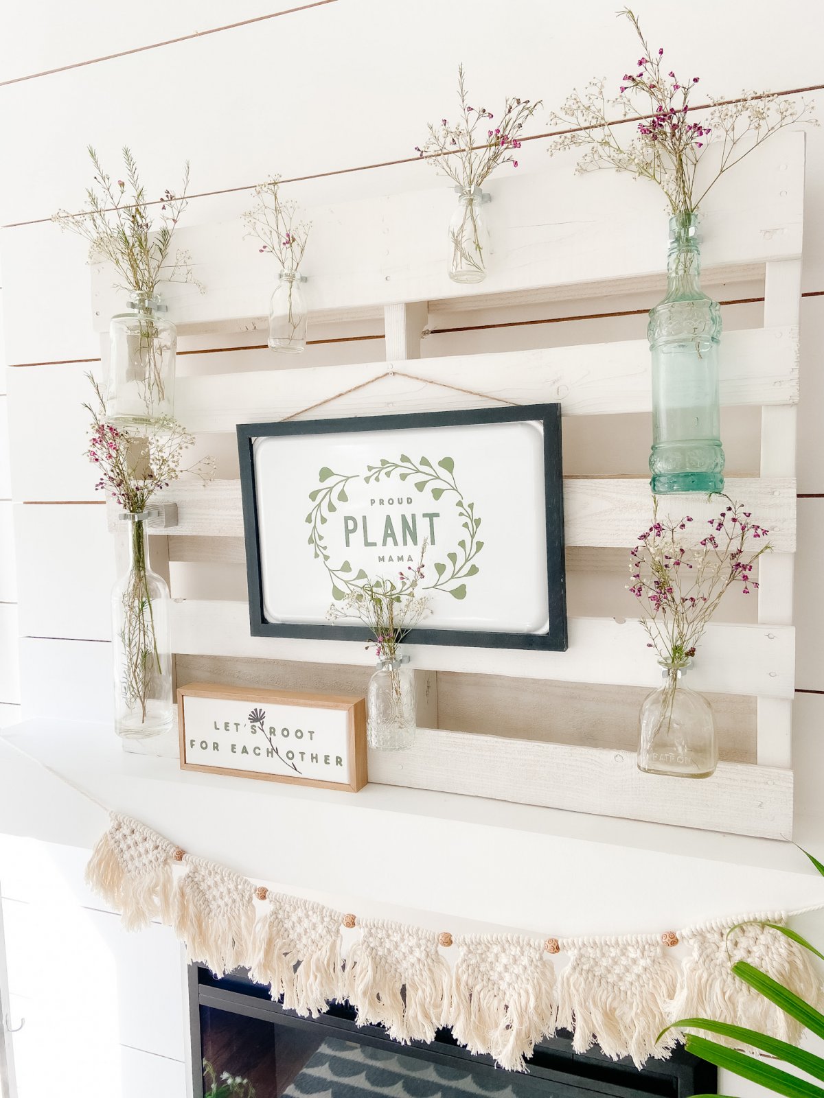 upcycled pallet flower display
