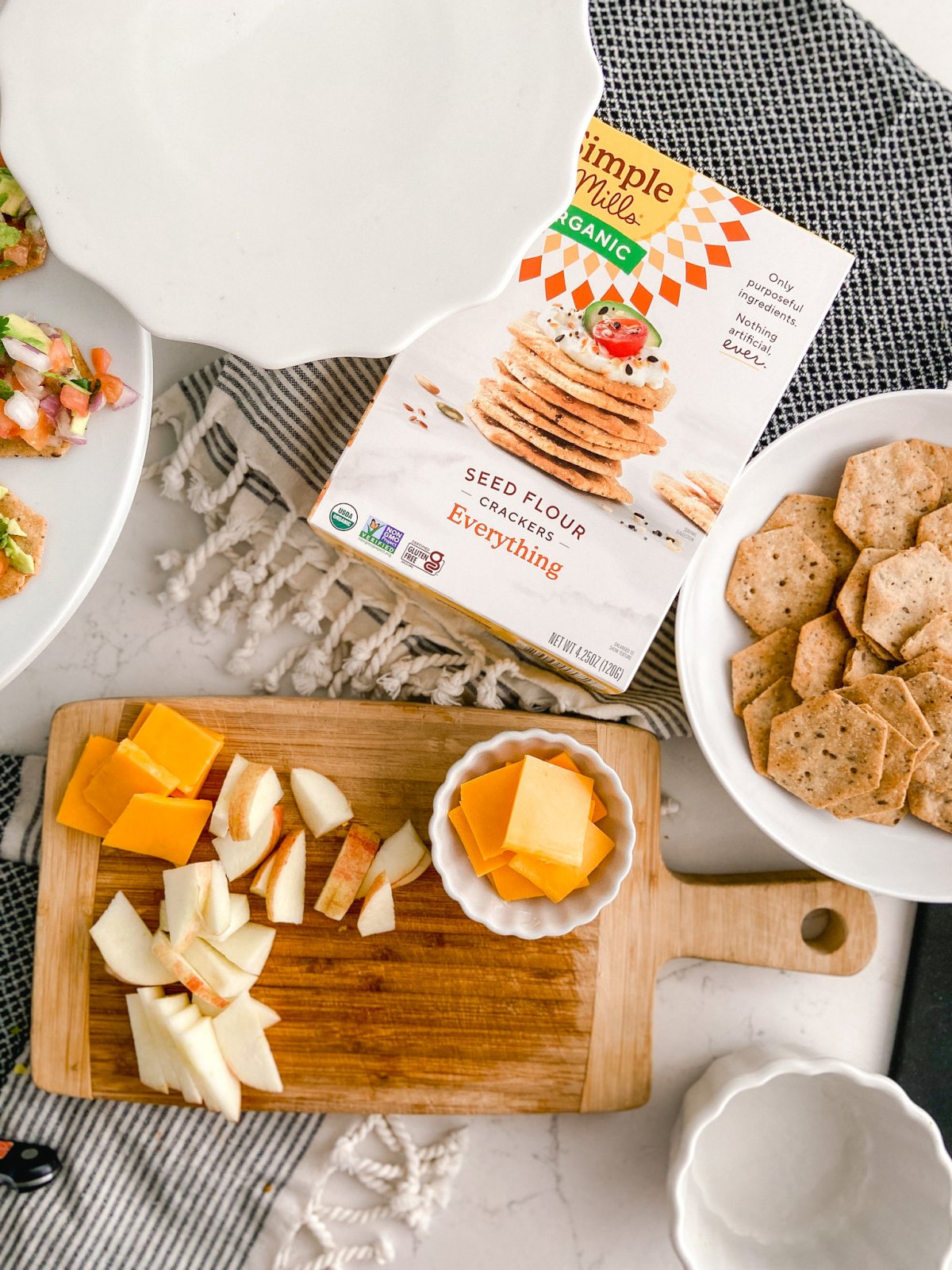 #ad 5 Easy and Delicious Cracker Topping Appetizers. Top Simple Mills Organic Seed Flour Crackers with FIVE different topping recipes for appetizers that will wow any crowd! #simplemillspartner #PowerToTheSeed
