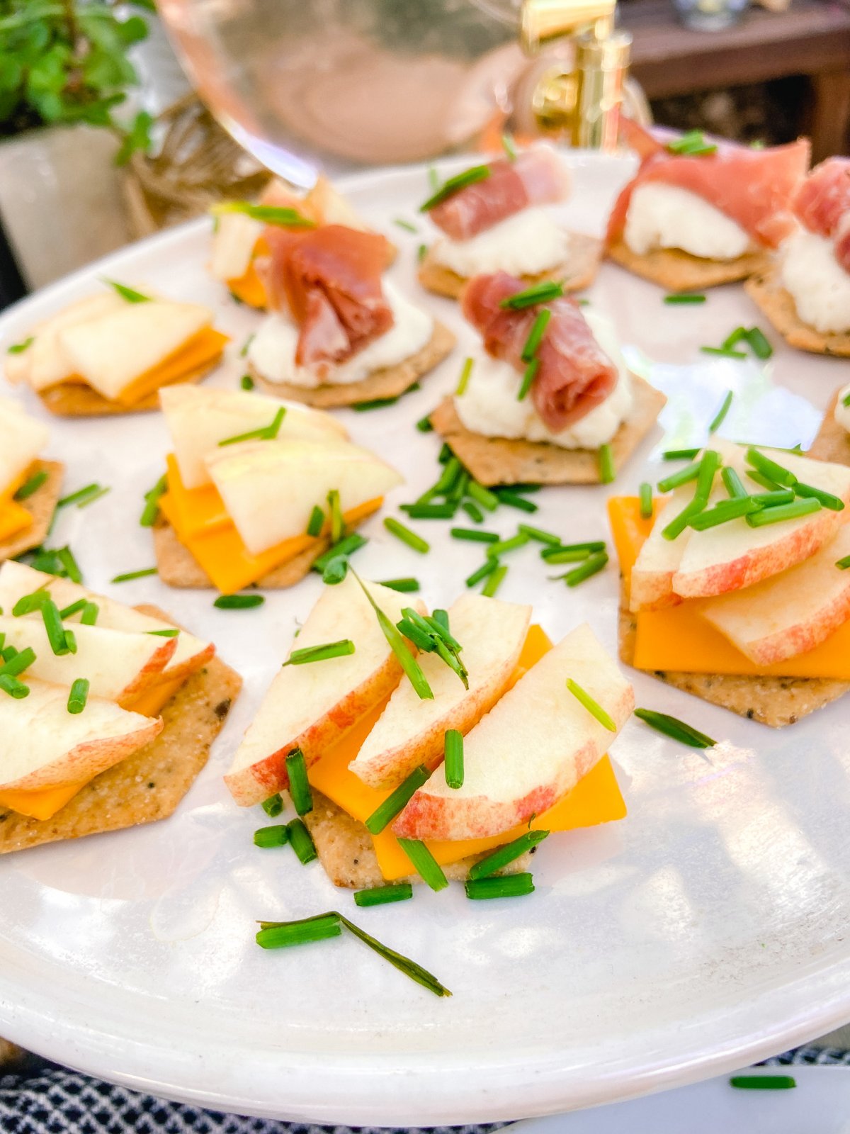 5 Easy and Delicious Cracker Topping Appetizers that Will Wow!