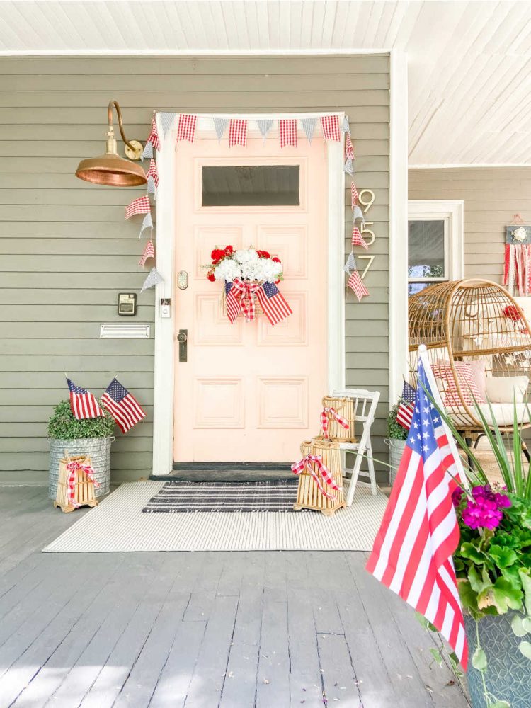 Easy Patriotic Outdoor Decorating!
