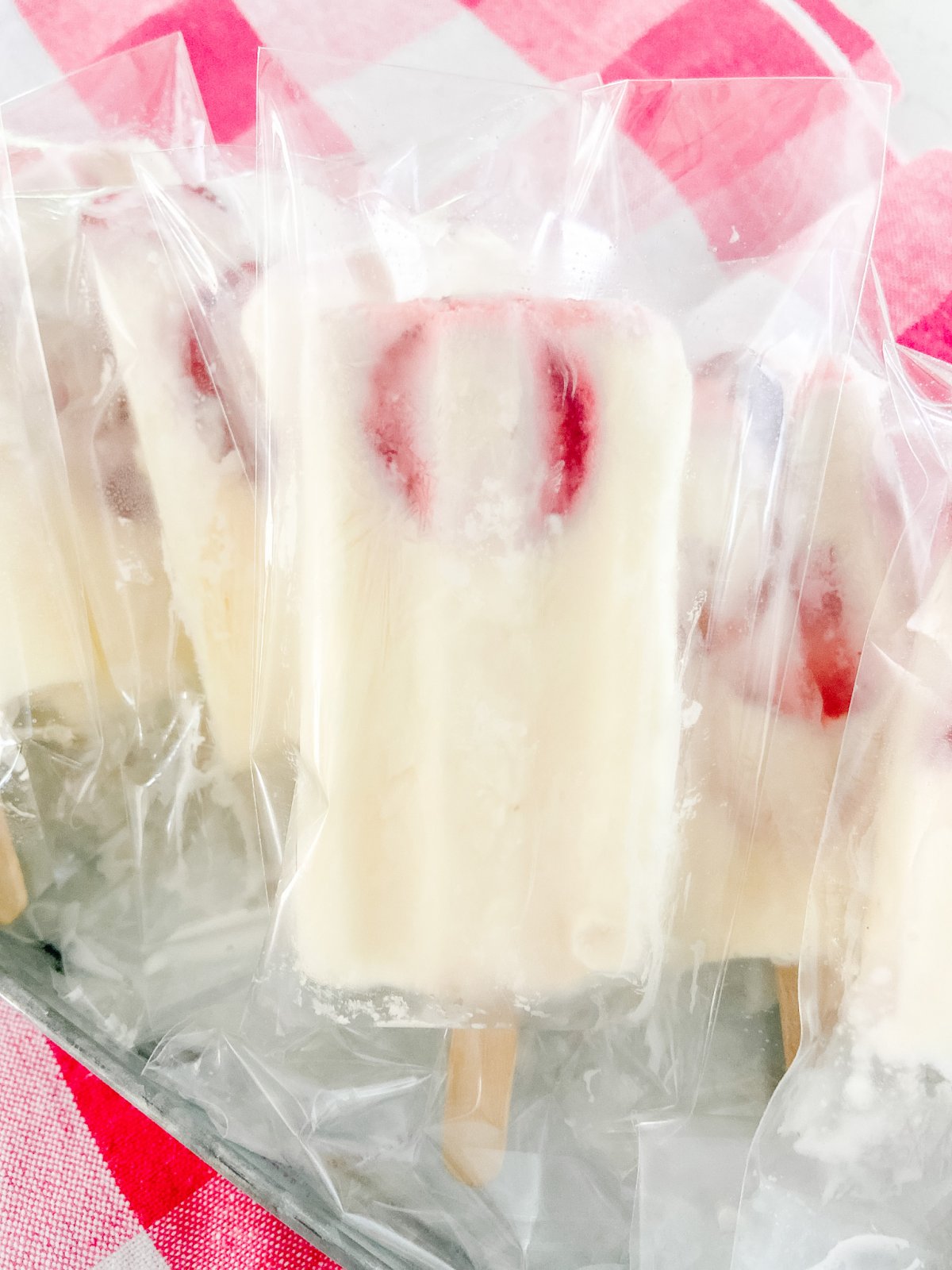 3-Ingredient strawberry Creamsicle Popsicles. The easiest and BEST low-carb strawberry popsicles taste like summer with just 3.5 net carbs per serving! 