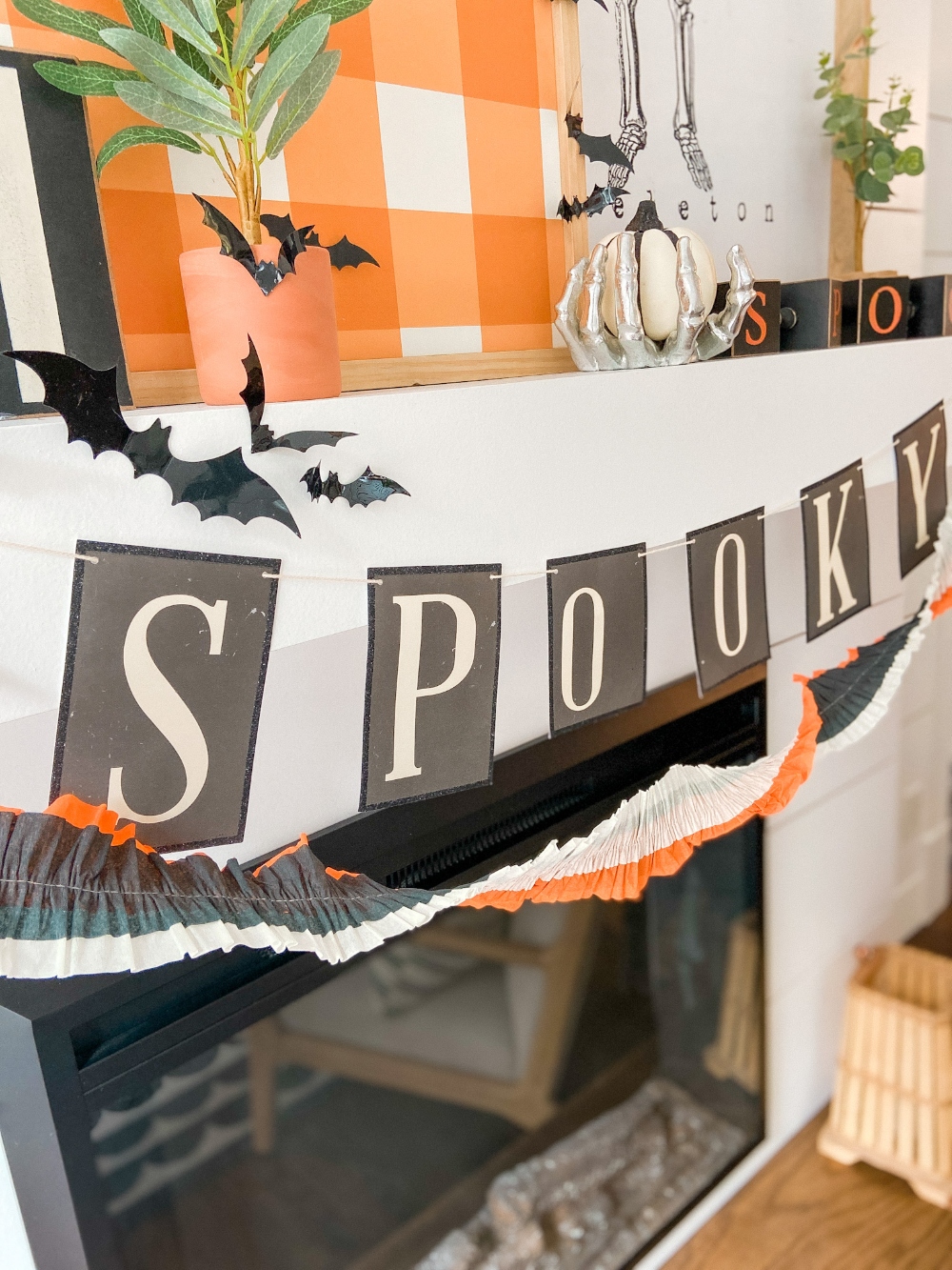 Spooky Halloween Decor and Mantel. Add some spooky charm to your home with these easy Halloween ideas!