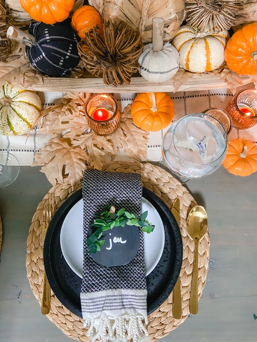 DIY Wood Chalkboard Pumpkin Place Markers. Get ready for fall entertaining by making these easy pumpkin-shaped wood chalkboard place markers! It’s a 10-minute project that can be used all autumn long!