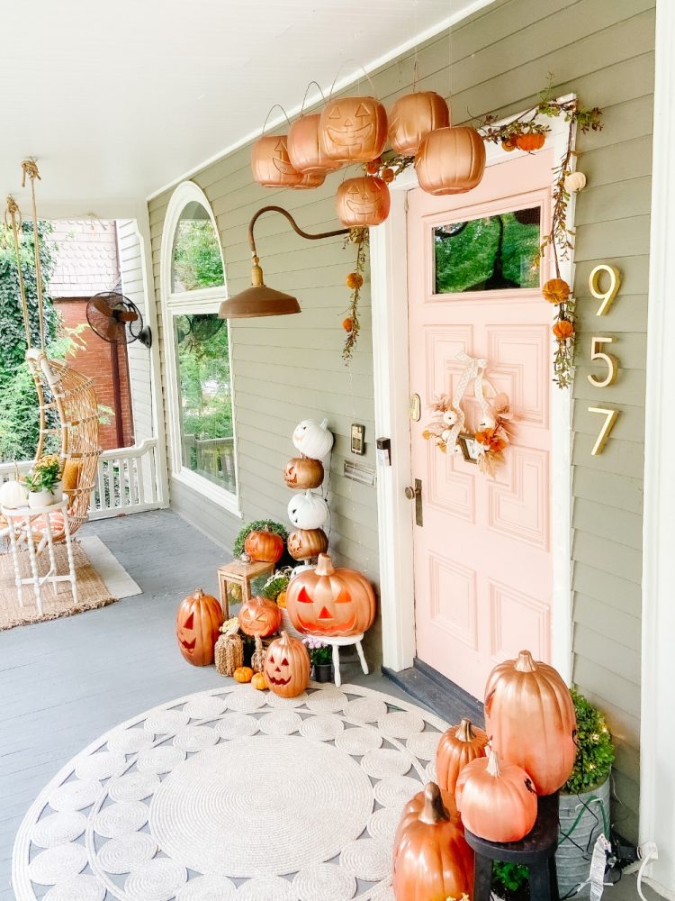 The Great Pumpkin Halloween Porch - easy DIY ideas!