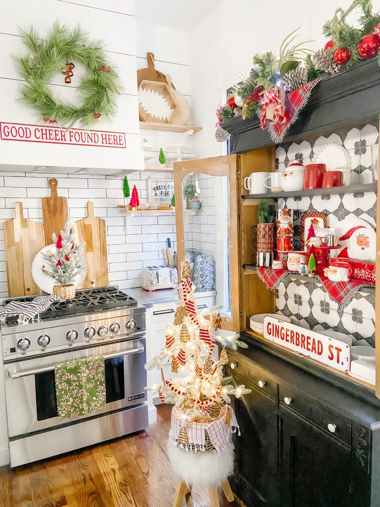 Gingerbread Men Tabletop Holiday Tree! Create a sweet kitchen gingerbread tree with homemade ornaments! 