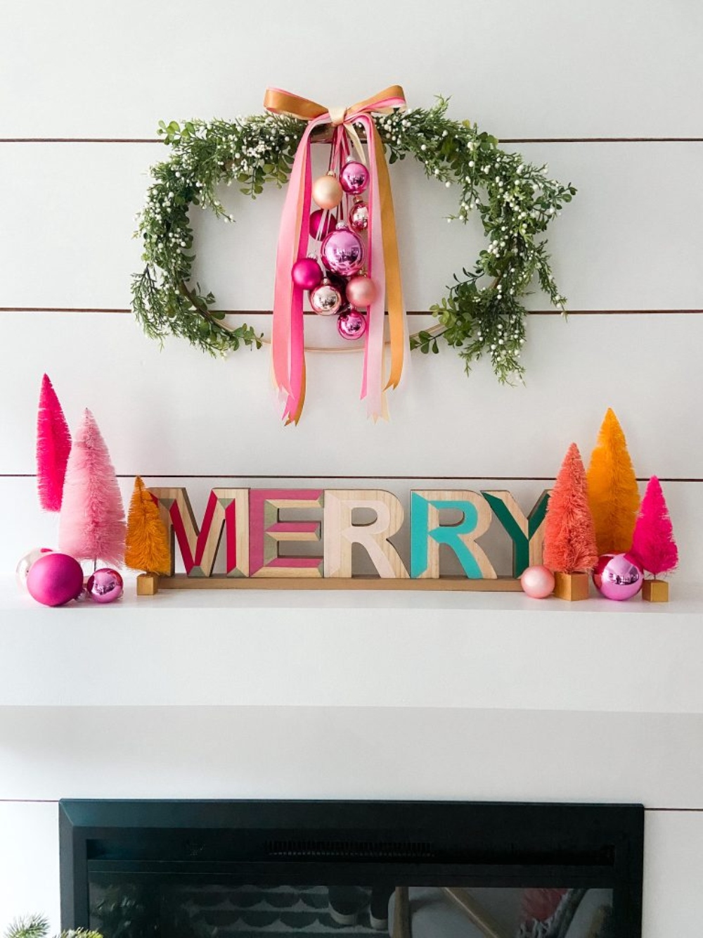 Embroidery Hoop Hanging Ornament Wreath. Three ways to create a beautiful hanging ornament wreath for the holidays! 