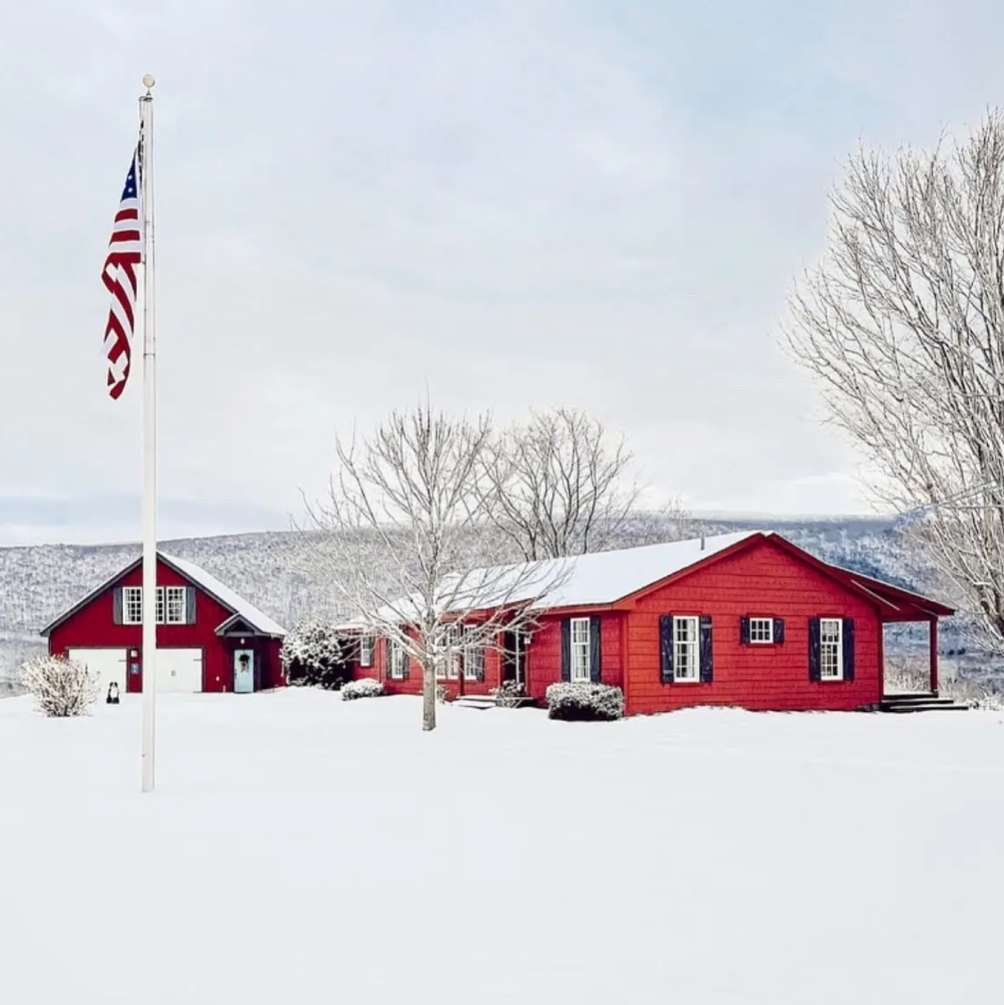 Vermont home tour from Anne at Dabbling & Decorating 