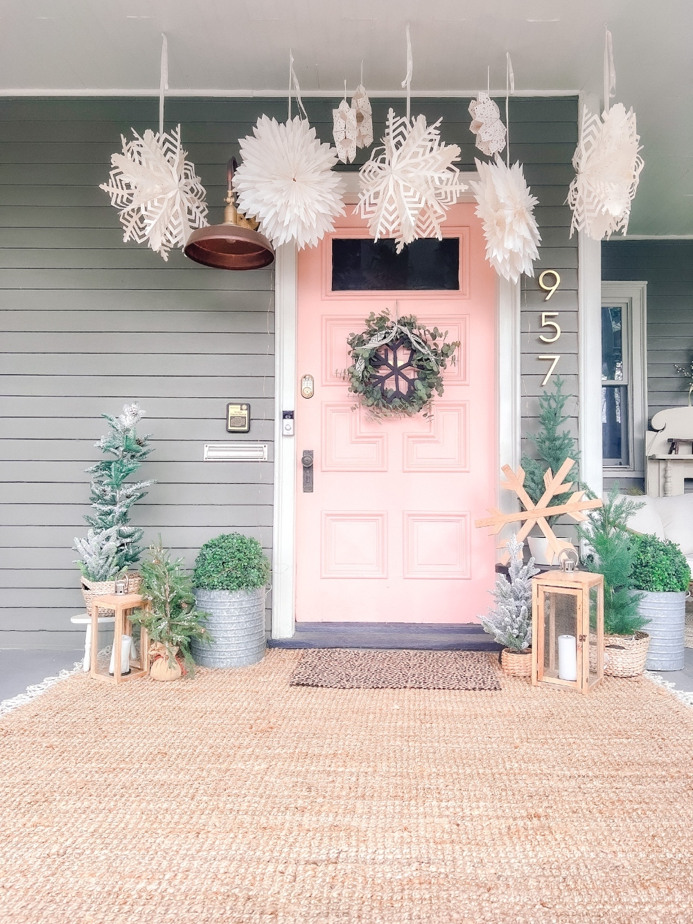 Snowflake Winter Wreath - Three Ways! I took my favorite wood DIY snowflake and showed how to use it to create THREE easy winter wreaths!