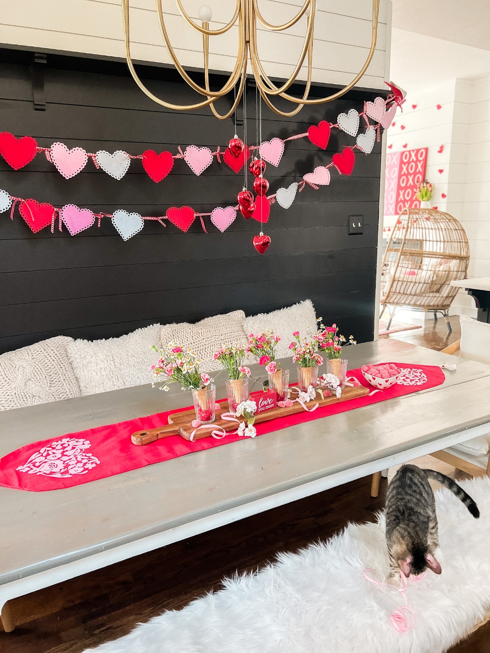 Galantine's Ice Cream Cone Centerpiece! Use grocery store flowers and ice cream cones to create the perfect Valentine or Galentine centerpiece! 