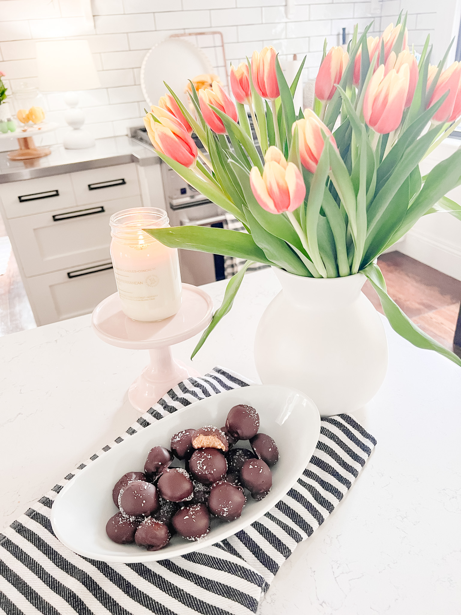 Sugar Free Peanut Butter Bites! Low Carb and sugar free, these no-bake peanut butter bites are the perfect zero guilt reward!