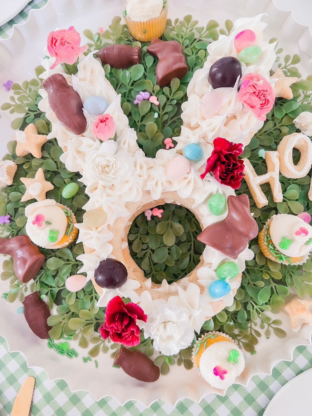 Bunny Puff Pastry Easter Tart. Layers of flaky crust and sweet cream cheese frosting make beautiful dessert  that also makes an edible centerpiece for your holiday table!