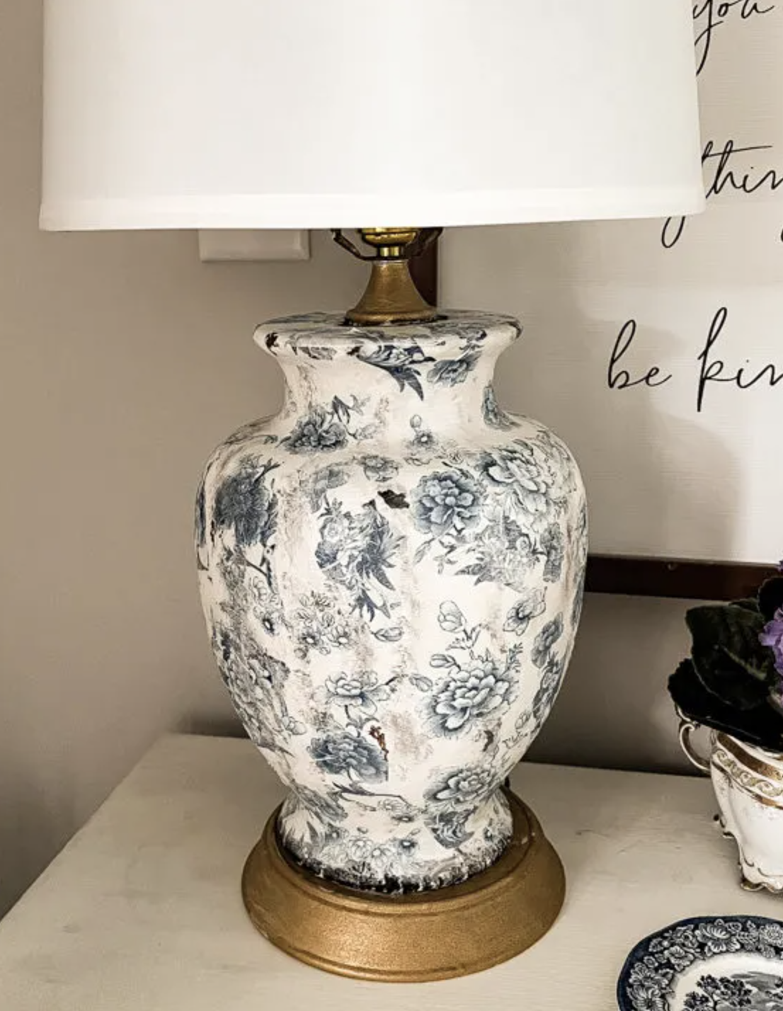 Decoupage napkin lamp DIY