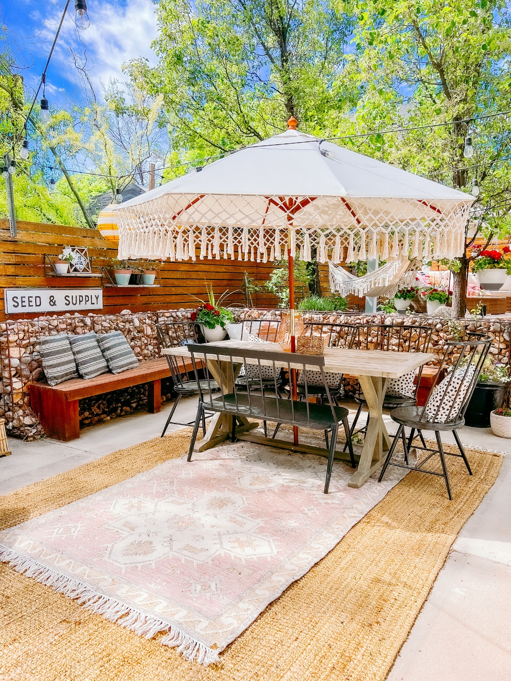 How to Make a Small Yard Seem Large. Ways to make every outdoor space have a purpose and work to make your small yard seem larger!