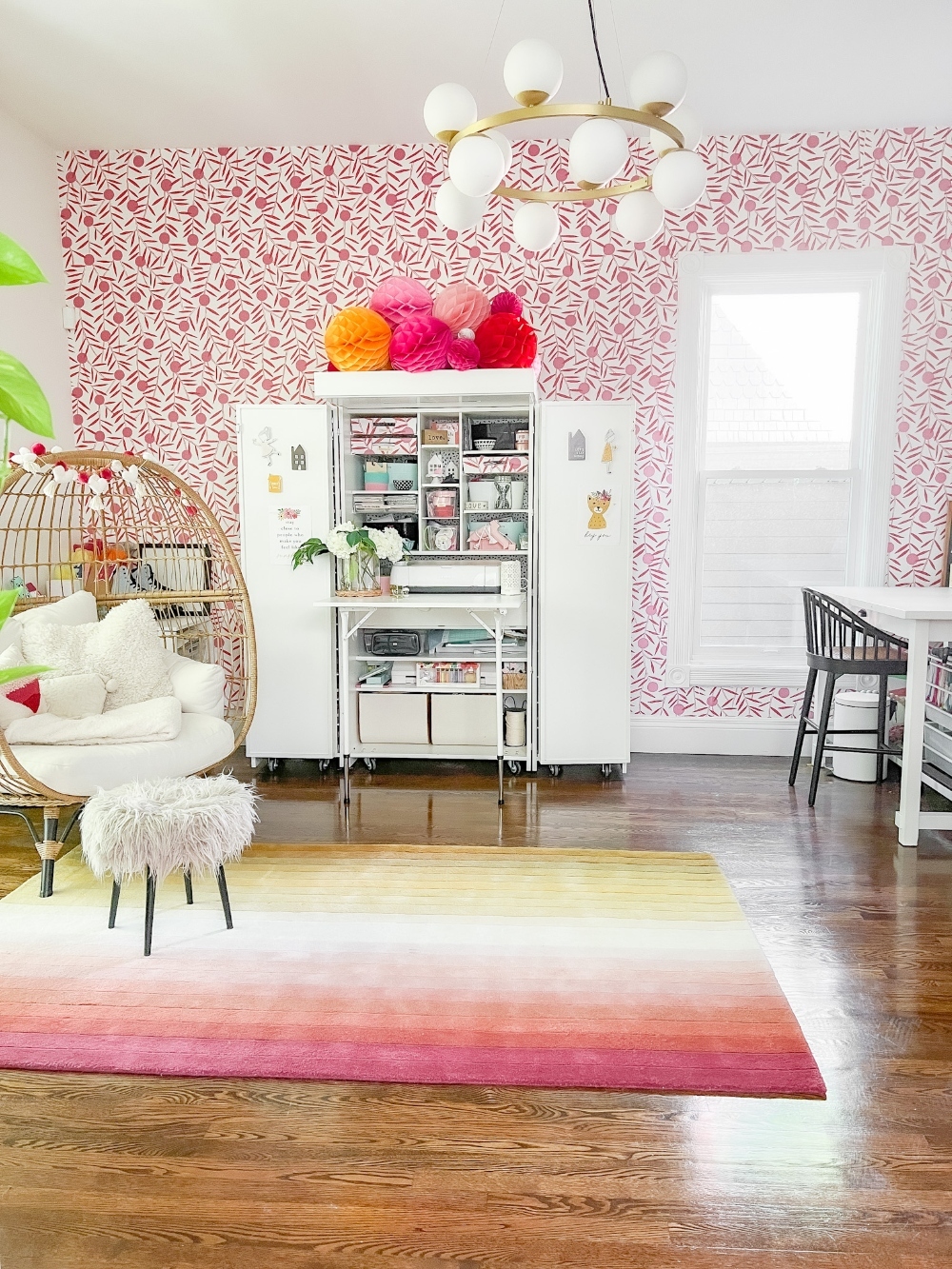 Colorful Cottage Summer Tour. Add some summer color to your home with these easy bright ideas!