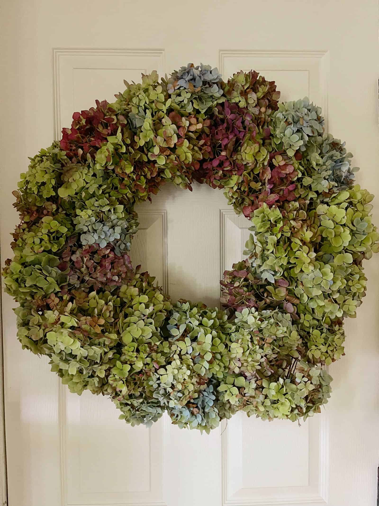 how to make a hydrangea wreath for free from Stacy Ling. 