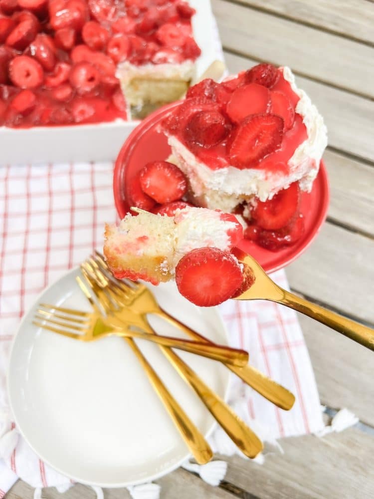 The BEST Fresh Strawberry Cream Cheese Cake