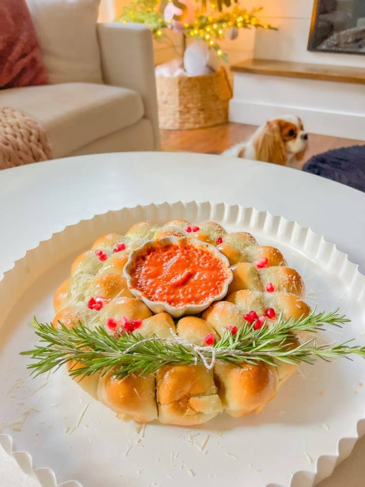 Holiday Cheesy Pull-Apart Bread Wreath - perfect for parties!