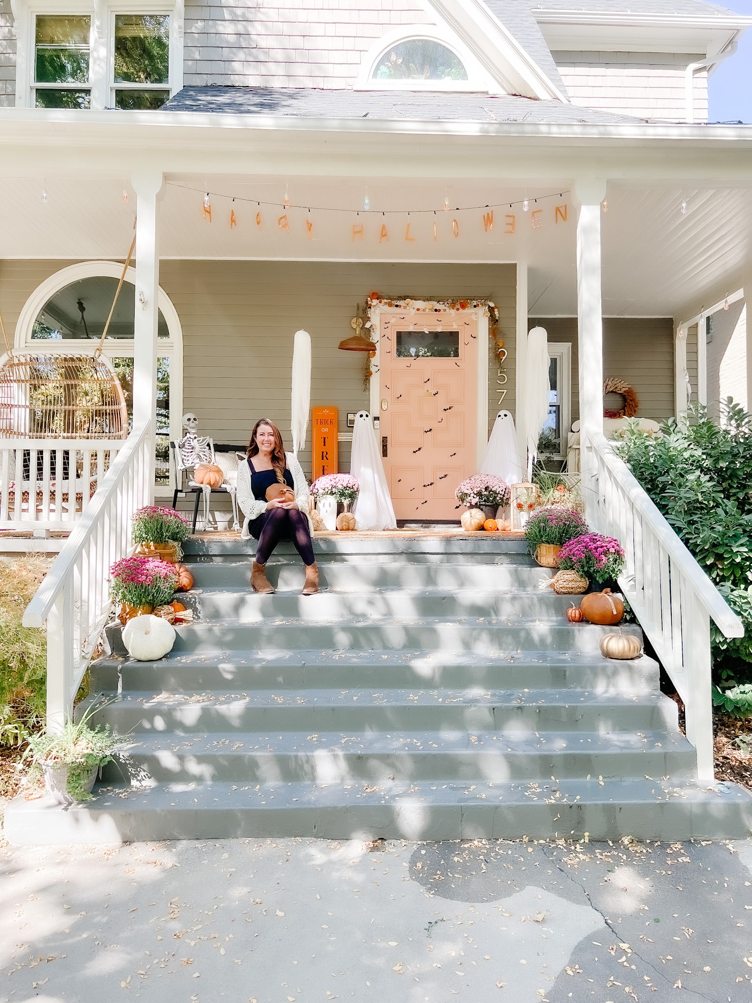 Easy Halloween Ghost Porch. Create tomato cage ghost luminaries, floating ghost luminaries and a ghost doormat for spooky fun!