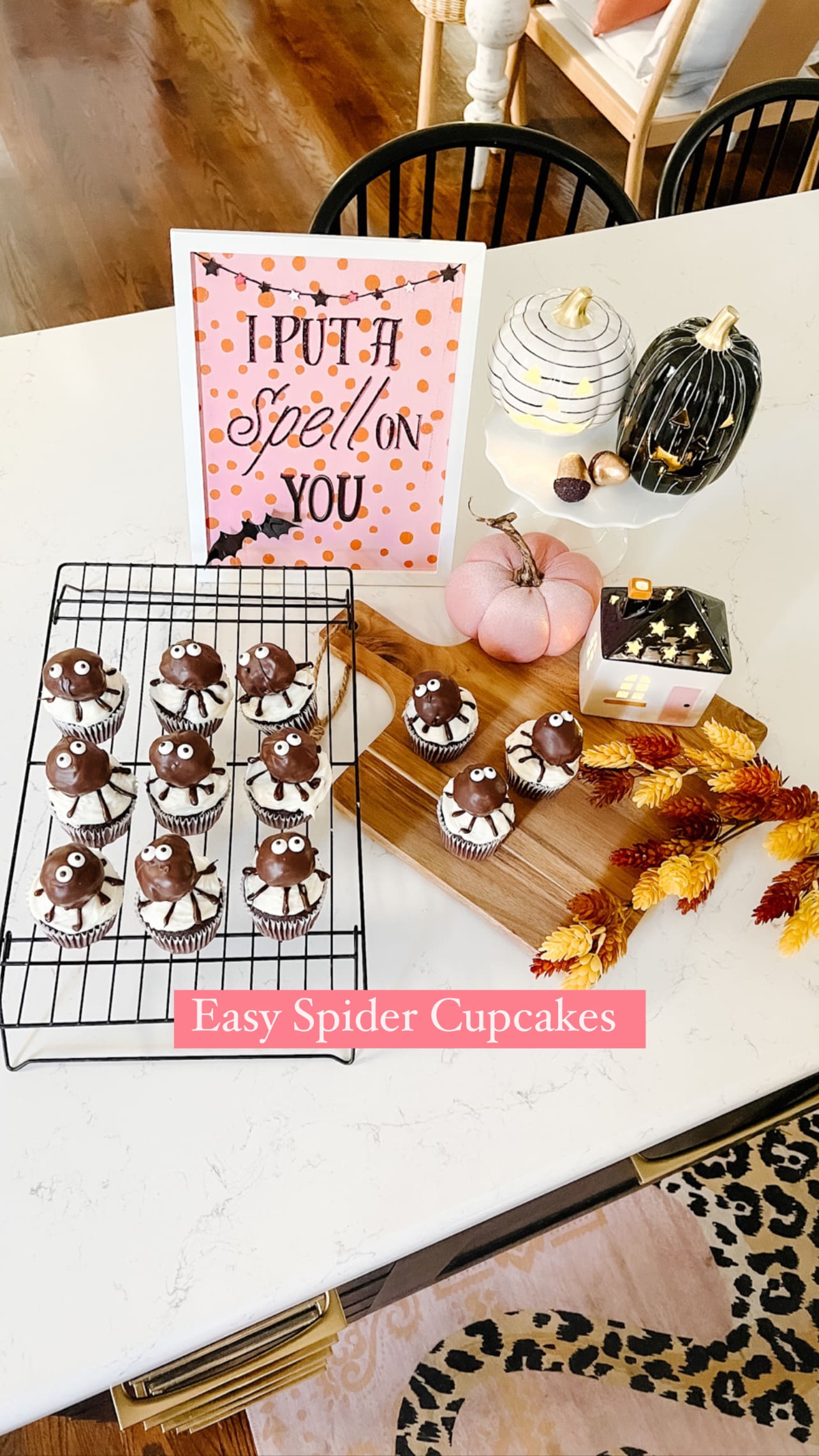 Easy Halloween Spider Cupcakes 