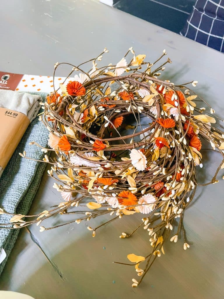 Easy Thanksgiving Centerpiece. Whip up this easy 3-pumpkin centerpiece for Thanksgiving in minutes!
