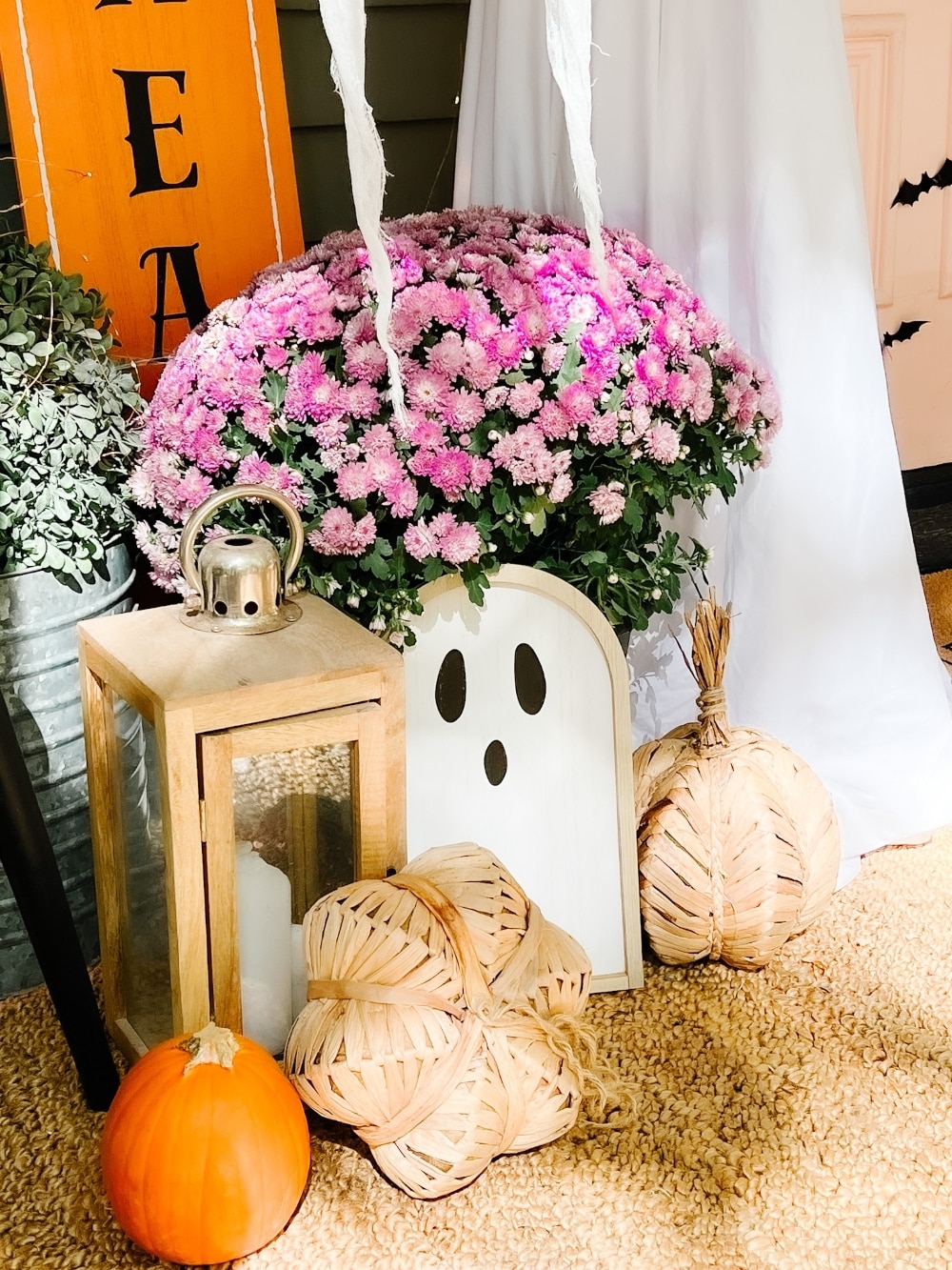 Easy Halloween Ghost Porch. Create tomato cage ghost luminaries, floating ghost luminaries and a ghost doormat for spooky fun!