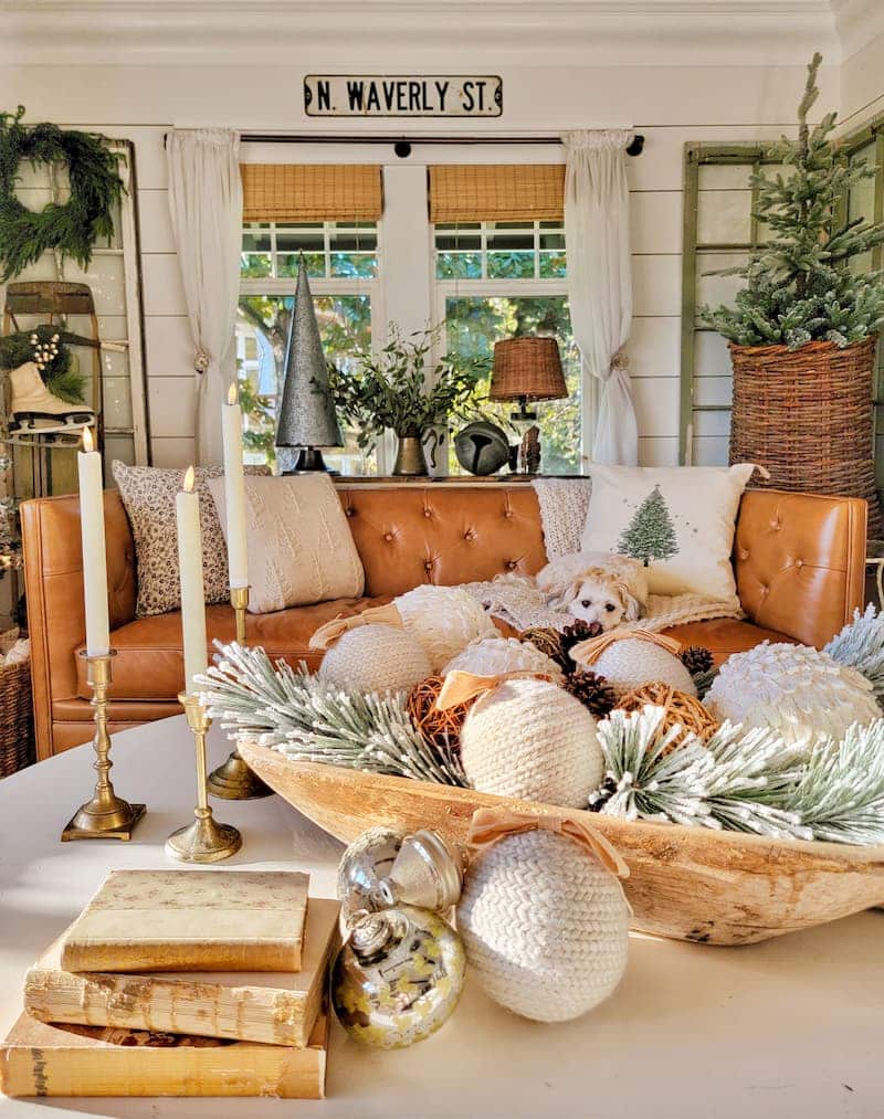 rustic natural and neutral style décor ideas for Christmas.