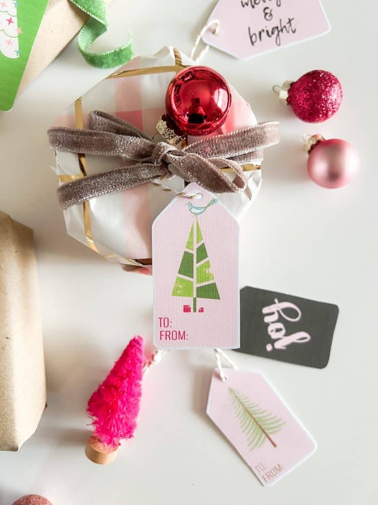 9 Bright Printable Holiday Gift Tags - so easy to print off and use!