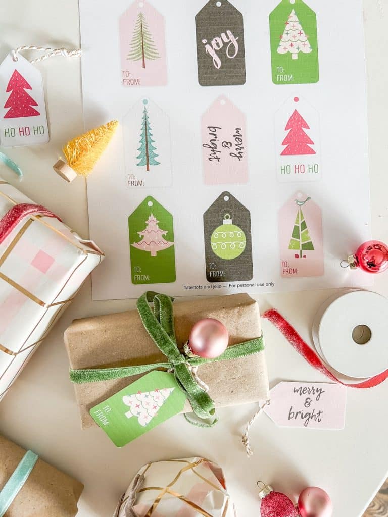 9 Bright Printable Holiday Gift Tags - so easy to print off and use!