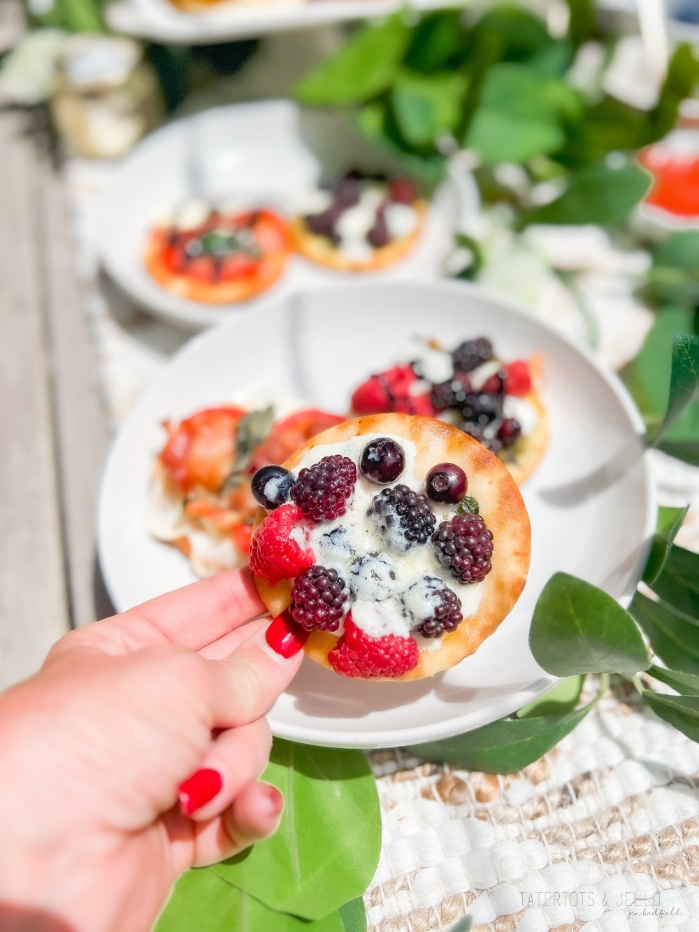 The Easiest Grilled Naan Pizzas. Take naan flatbread, toast it on the grill, add ingredients and cook for tje most delicious and easiest pizzas! 