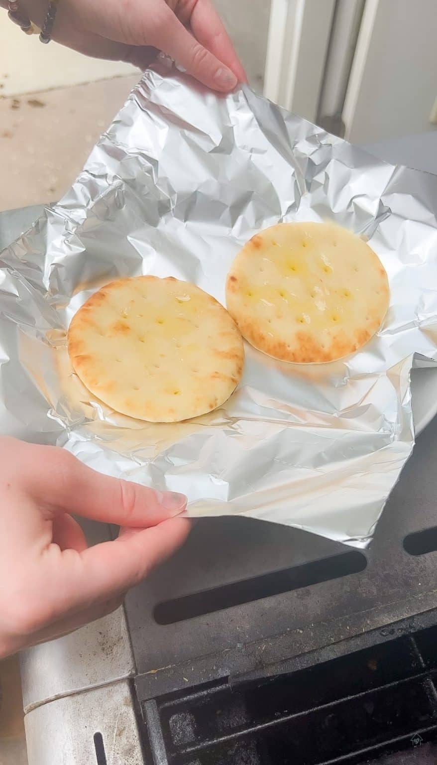 The Easiest Grilled Naan Pizzas Tatertots and Jello