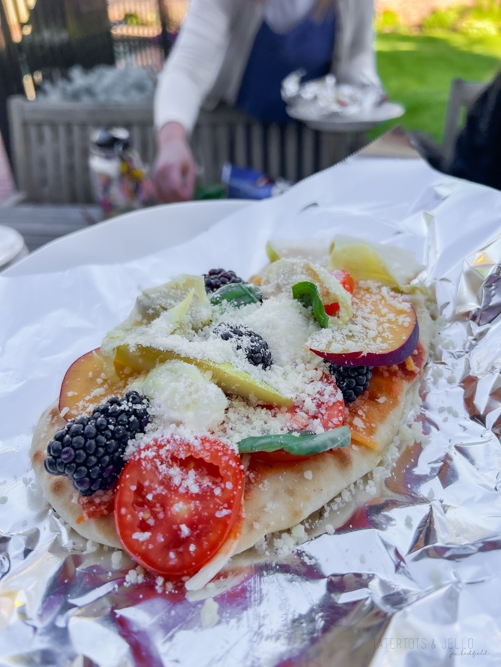 The Easiest Grilled Naan Pizzas. Take naan flatbread, toast it on the grill, add ingredients and cook for tje most delicious and easiest pizzas! 