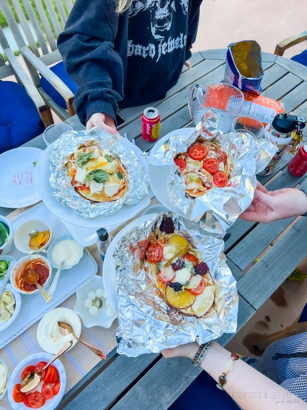 The Easiest Grilled Naan Pizzas. Take naan flatbread, toast it on the grill, add ingredients and cook for tje most delicious and easiest pizzas! 