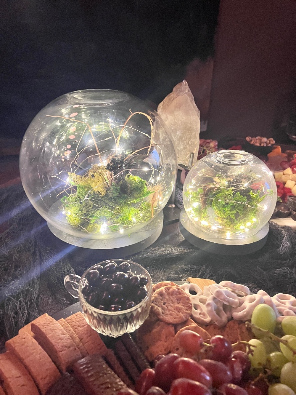 DIY Spooky Upscale Cloche Centerpiece: A Terrifyingly Elegant Halloween Project. Create an enchanting DIY centerpiece into a hauntingly elegant cloche for your Halloween celebrations.