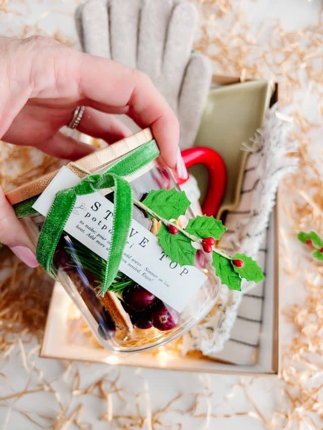 Hygge Holiday Cards and Simmer Pot Potpourri Tags